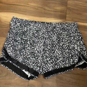 Athleta Shorts, Mesh Racer Run Short 4", Size XL, Black and White